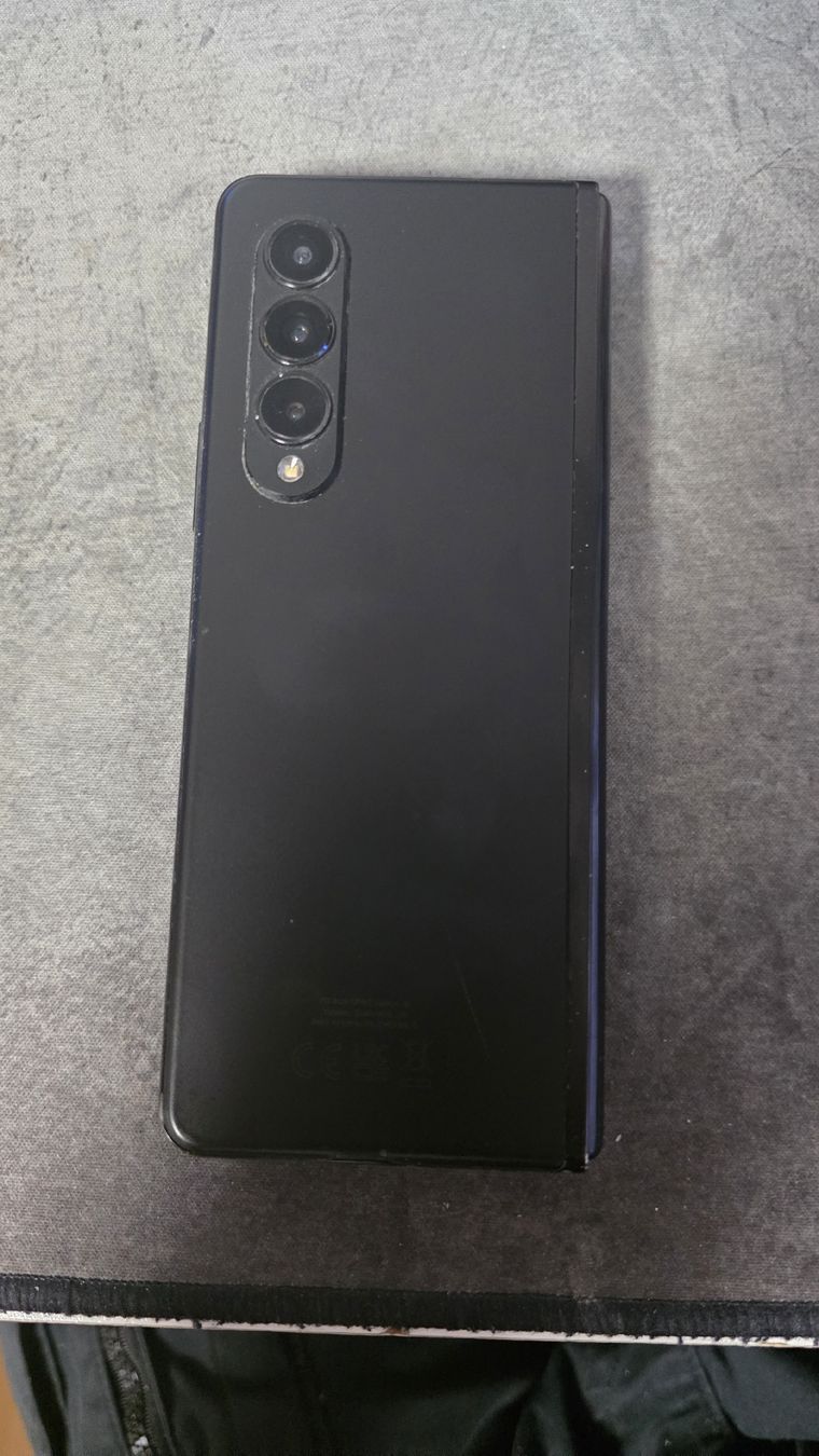Samsung Telefoni cellulari / Smartphones: Samsung Galaxy Fold 3 5G 512GB – Usato da Laufen venduto da stu_5br9 1