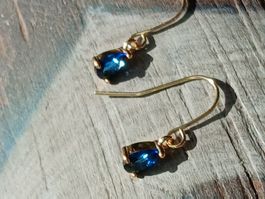 Ohrringe vergoldet mit blauen Zirkon