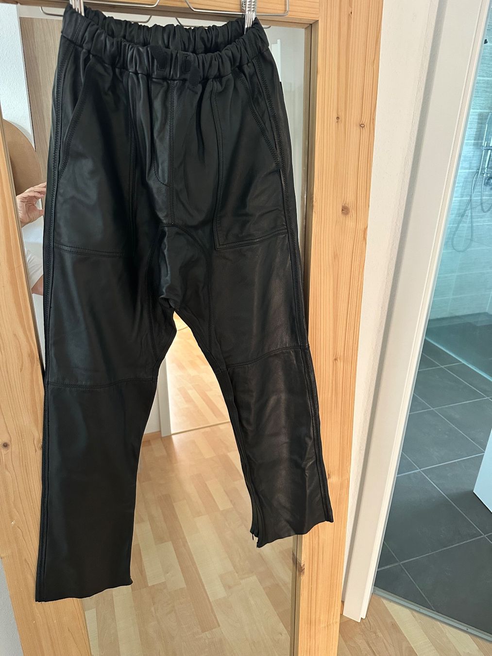 Zara Pantaloni: Leder Hose – Nuovo e nell'imballaggio originale da Rapperswil BE venduto da aro_66tx