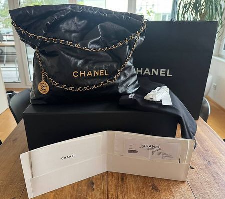 Chanel 22 Bag Large Schwarz Gold Full Set + Rechnung