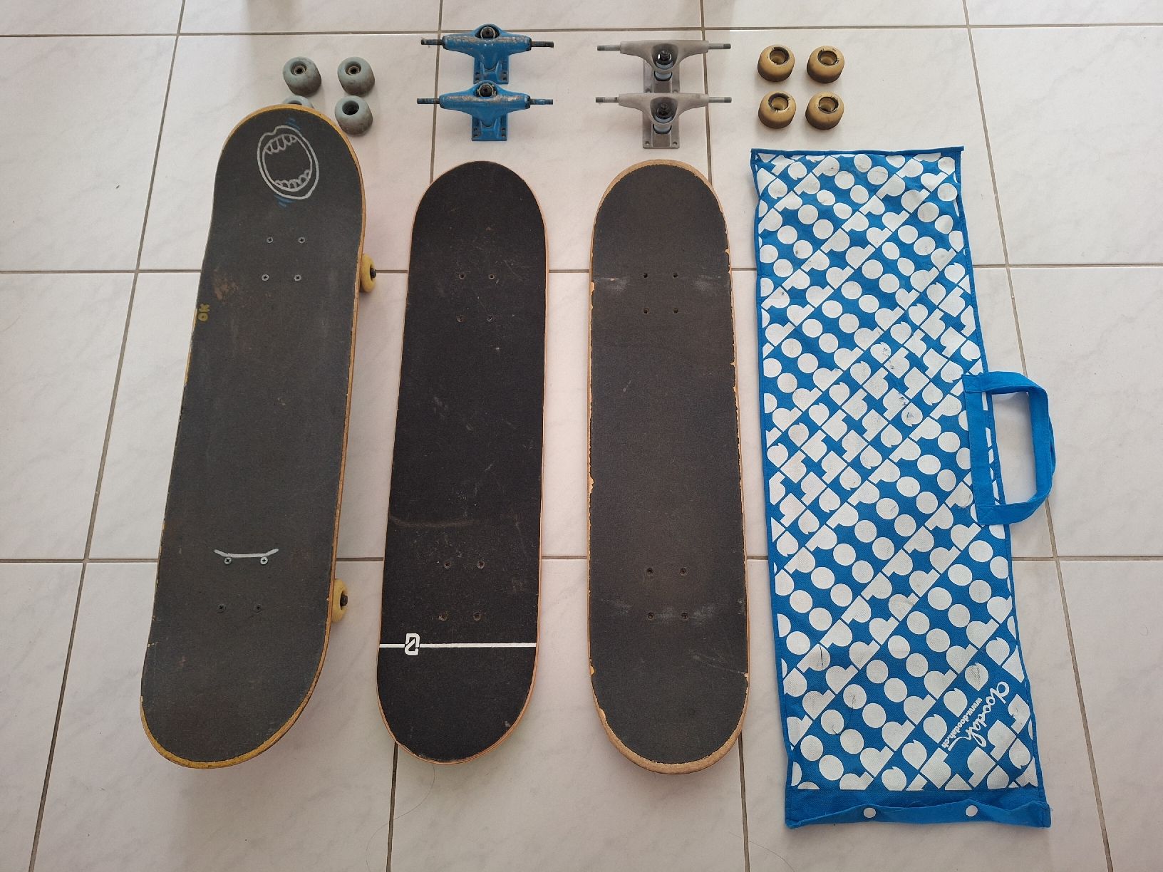 Skateboards: Skateboards + Tasche + Achsen + Rollen – D'occasion à Gossau ZH par SwissJapan 1