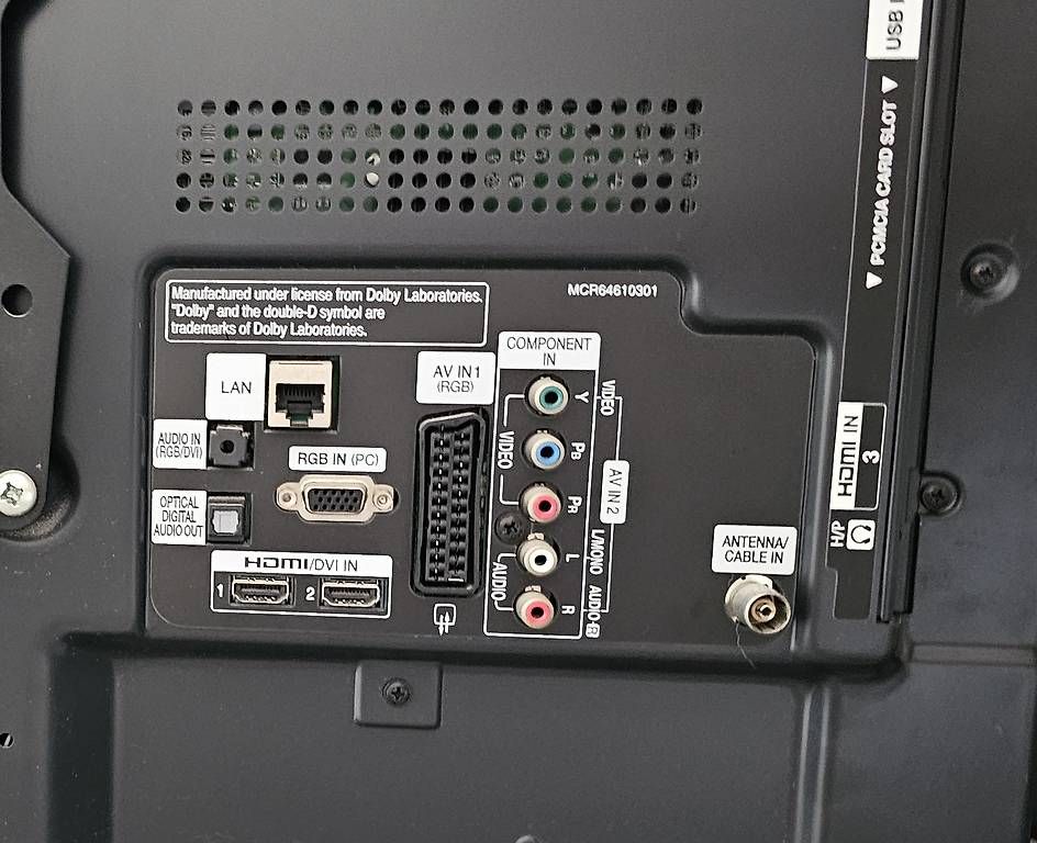 LG Televisori: TV LED LG - 32" et sa télécommande – Usato da Fribourg venduto da jua_9b9b 1
