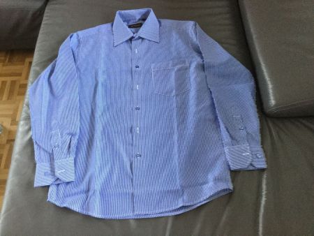 Gepflegtes Hemd blau/ weiss/ gestreift