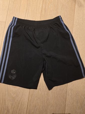 Adidas Shorts Real Madrid Gr. 164 - Top Zustand!