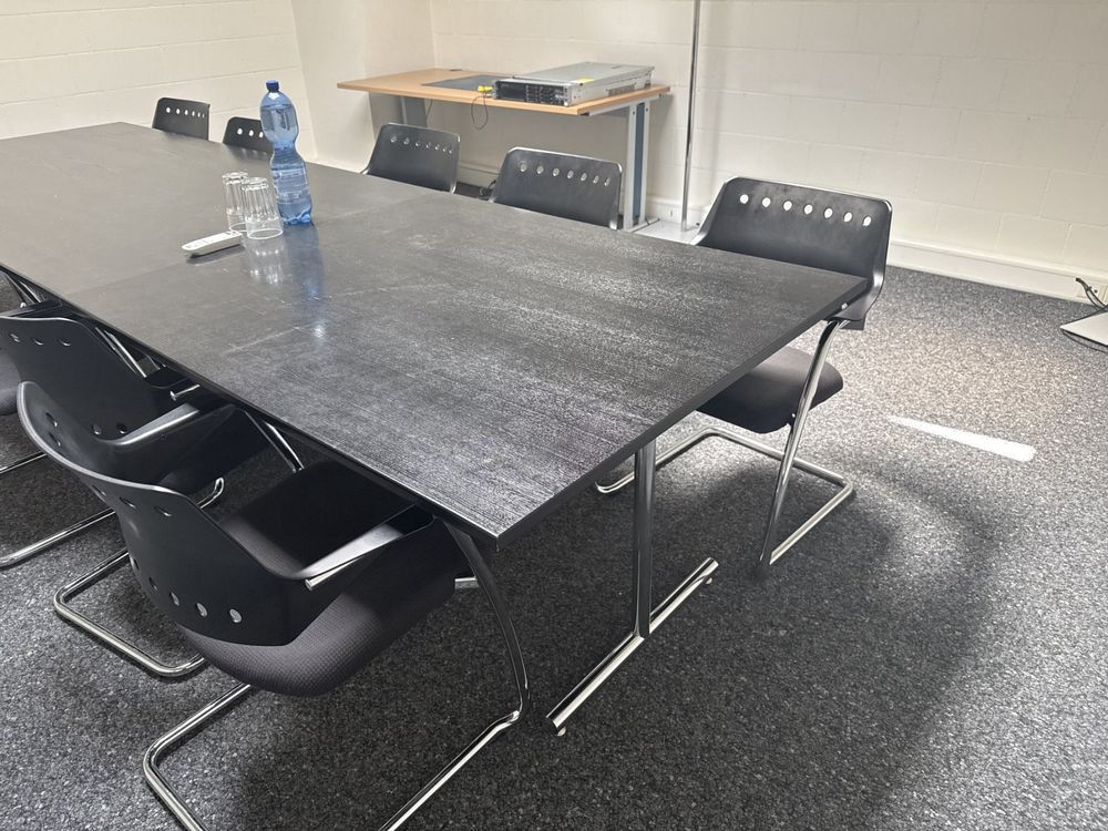 Scrivanie: Konferenztisch / Bürotisch – Usato da Lohn-Ammannsegg venduto da tschemeker 2