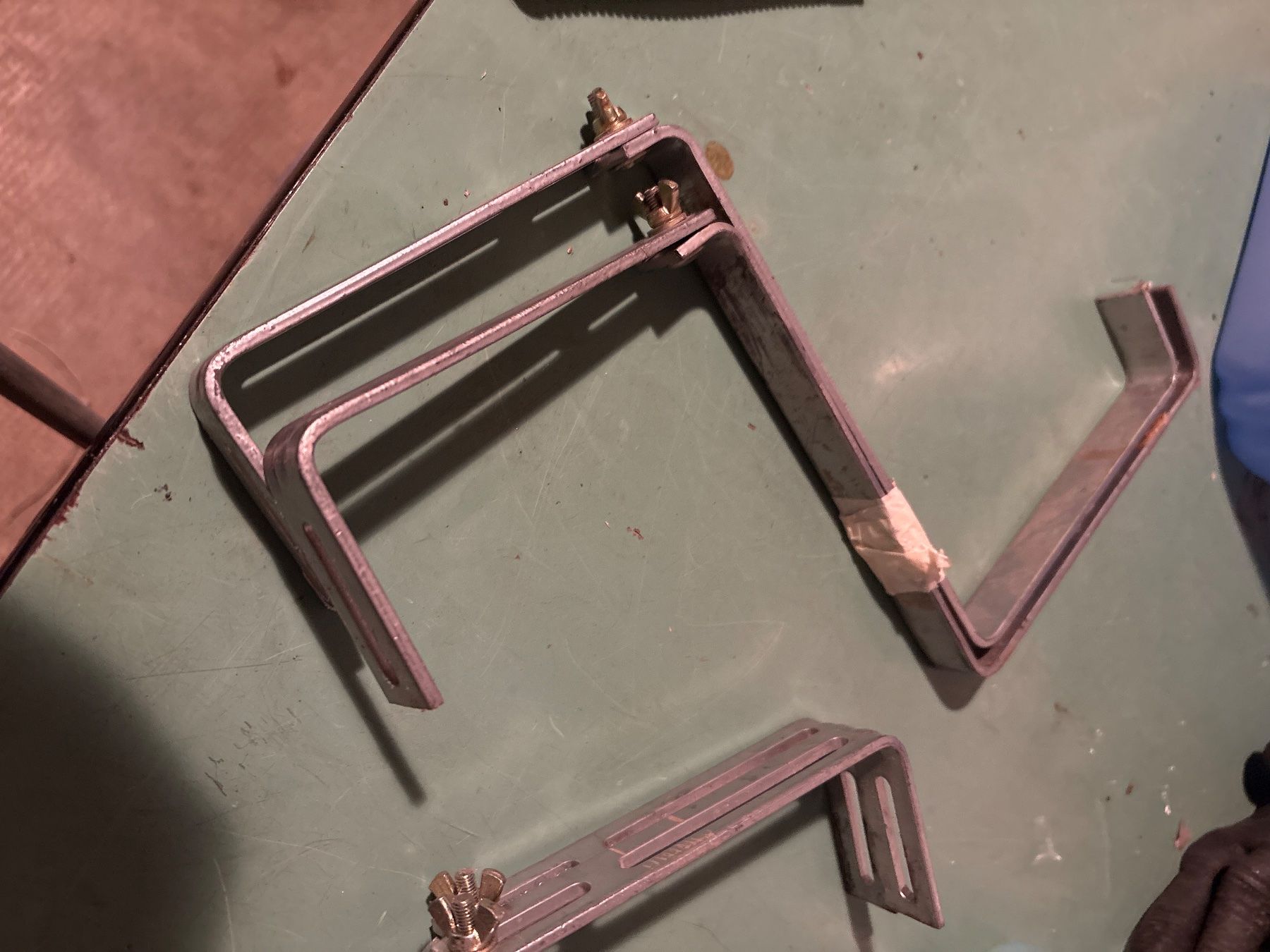 Allestimento di negozi e stand fieristici: 2 supports de jardinière pour balcon – Usato da La Chaux-de-Fonds venduto da Joeldu23 1