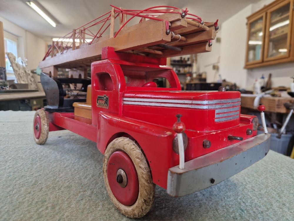 Brio Jouets: Original Brio Feuerwehrauto in Top Zustand – D'occasion à Dürnten par SEINundDESIGN