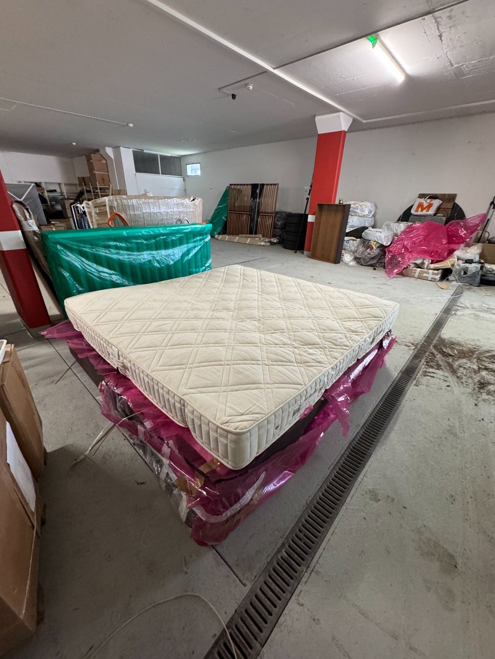 Letti: Bed 200 x 200 cm with Support Base and Drawers – Usato da Luzern venduto da Antiquesonline 3