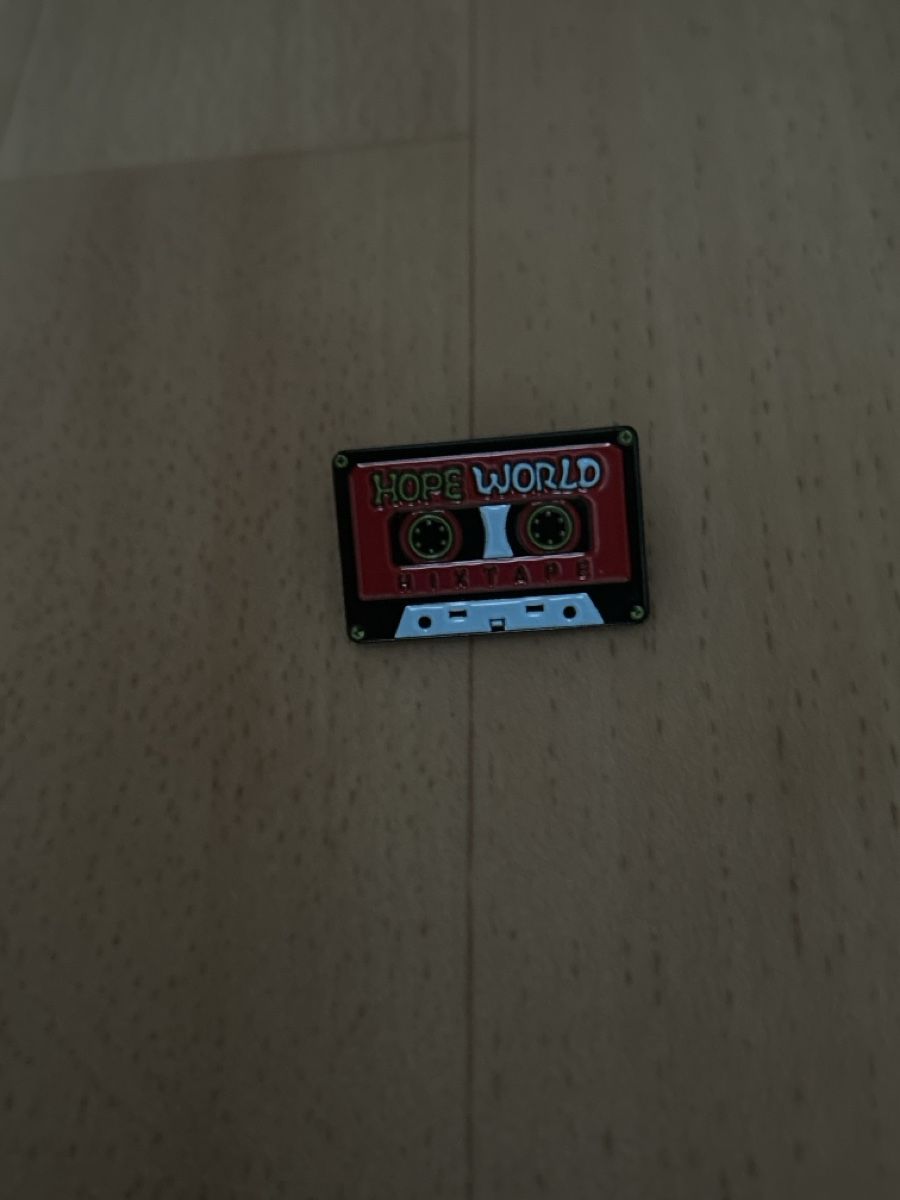 Plaketten & Abzeichen: BTS Pin – Gebraucht aus Zürich von xeniiilou