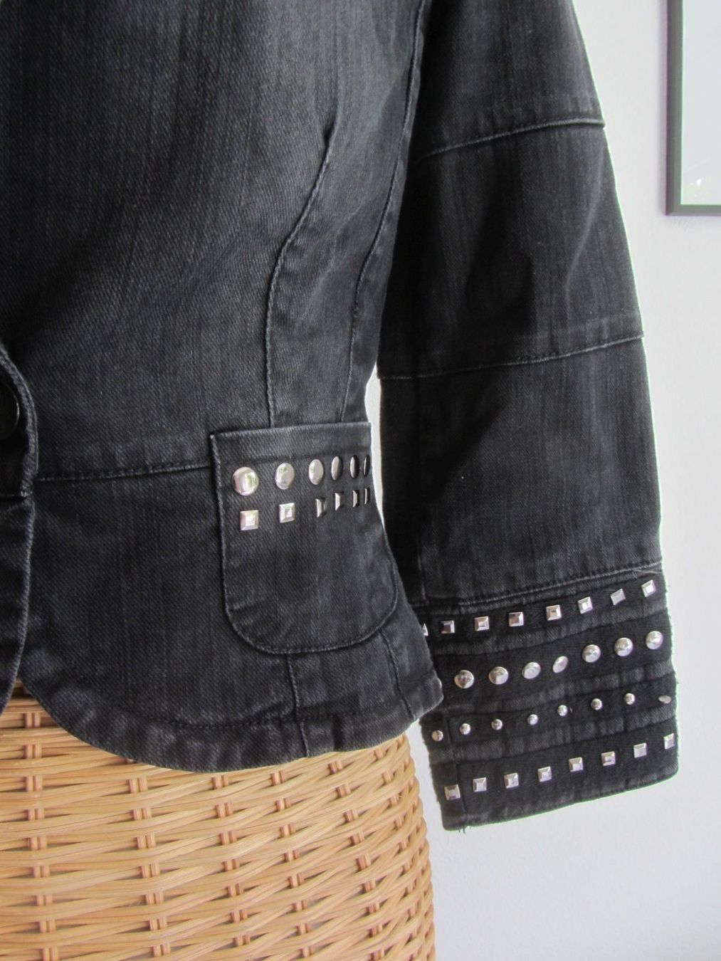 Mango Vestes: MANGO - Jeansjacke schwarz m. Nieten – D'occasion à Zürich par Diazaio 2
