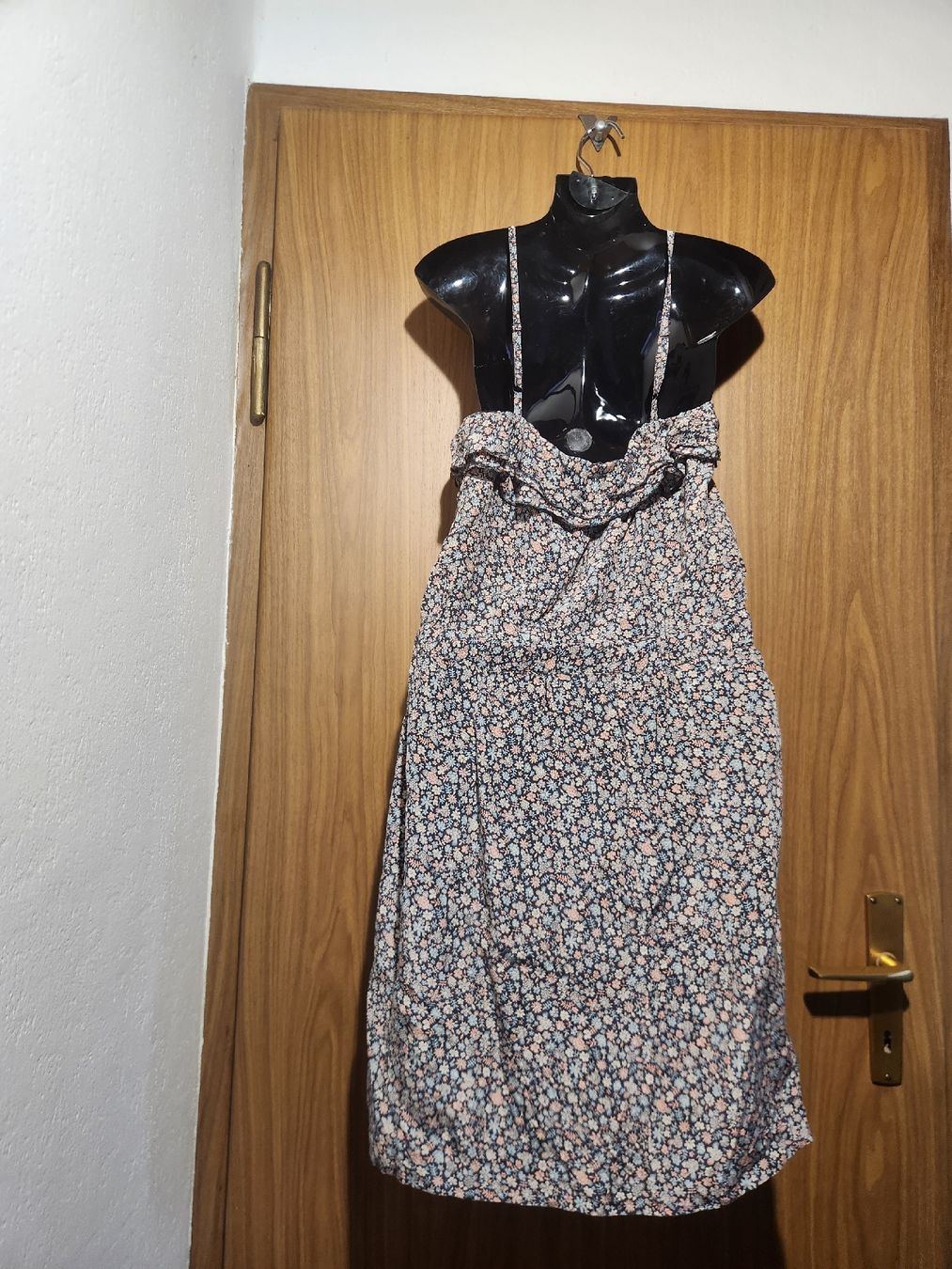 Gérard Darel Robes: Robe Pablo Gérard Darel imprimé fleuri taille 40 en soie – D'occasion à Niedergösgen par Eva2410 1