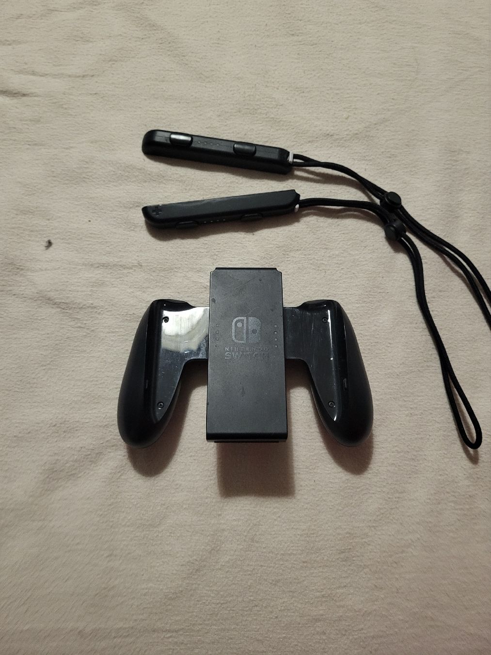 Nintendo Consoles: Nintendo Switch avec accessoires – D'occasion à Petit-Lancy par fla_8nqw 2