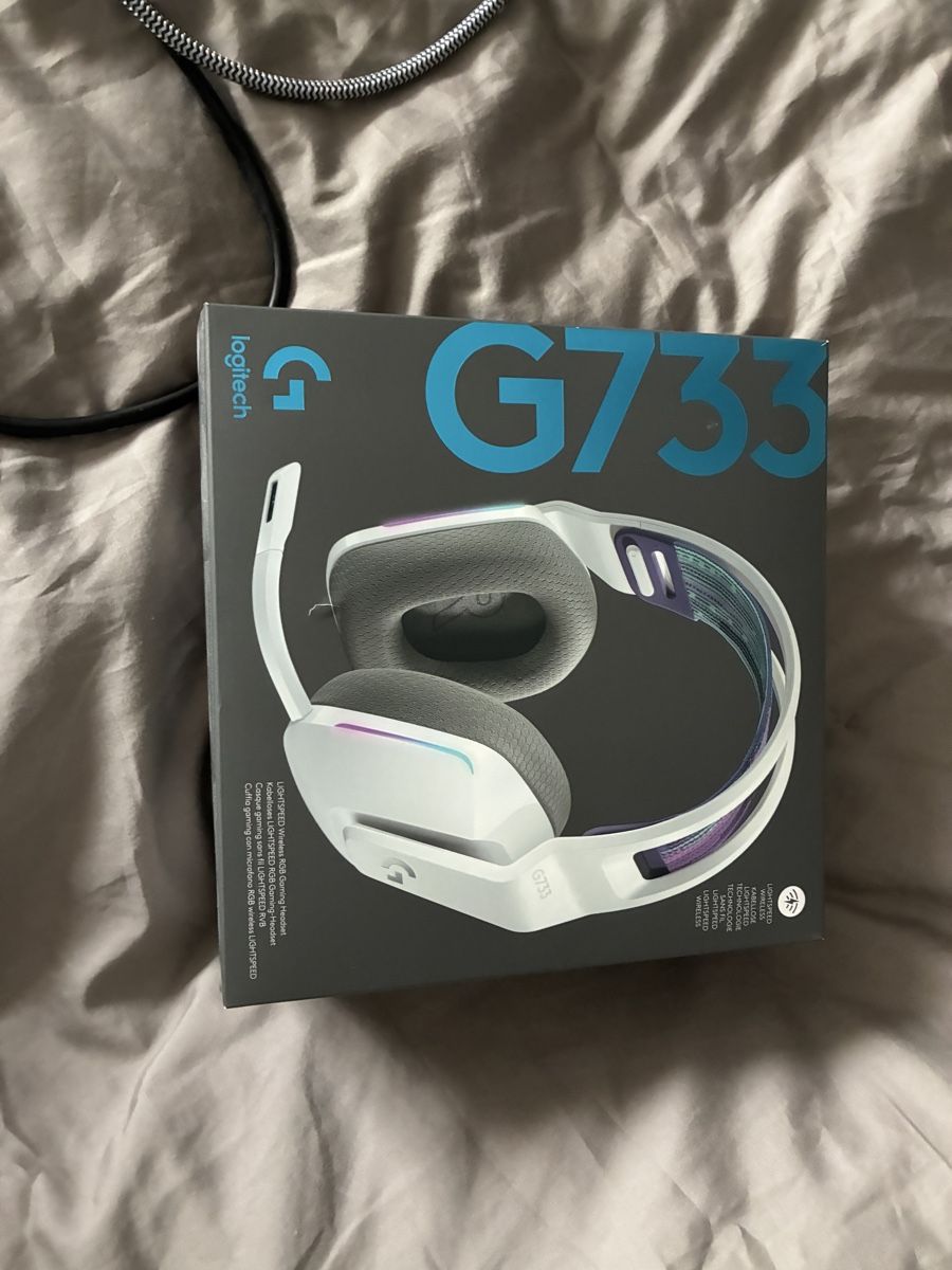 Logitech Kopfhörer: Logitech G733 Kopfhörer weiss gebraucht mit Box – Gebraucht aus Zumikon von Classon