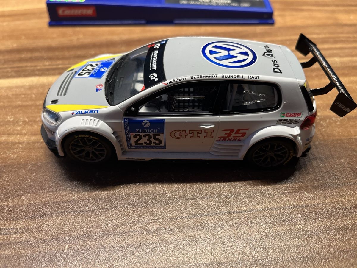 Carrera Rennbahnen: Carrera VW Golf 24, 30631 – Gebraucht aus Obergerlafingen von livin