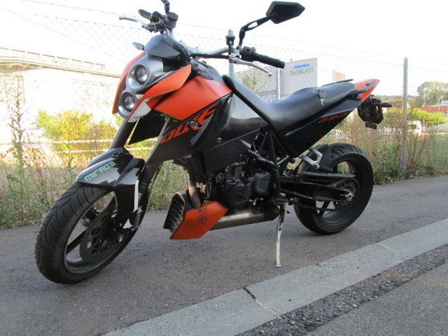 KTM Route: KTM 690 Duke defekt als Ersatzteilspender oder für Export – Défectueux à St. Gallen par Moser13