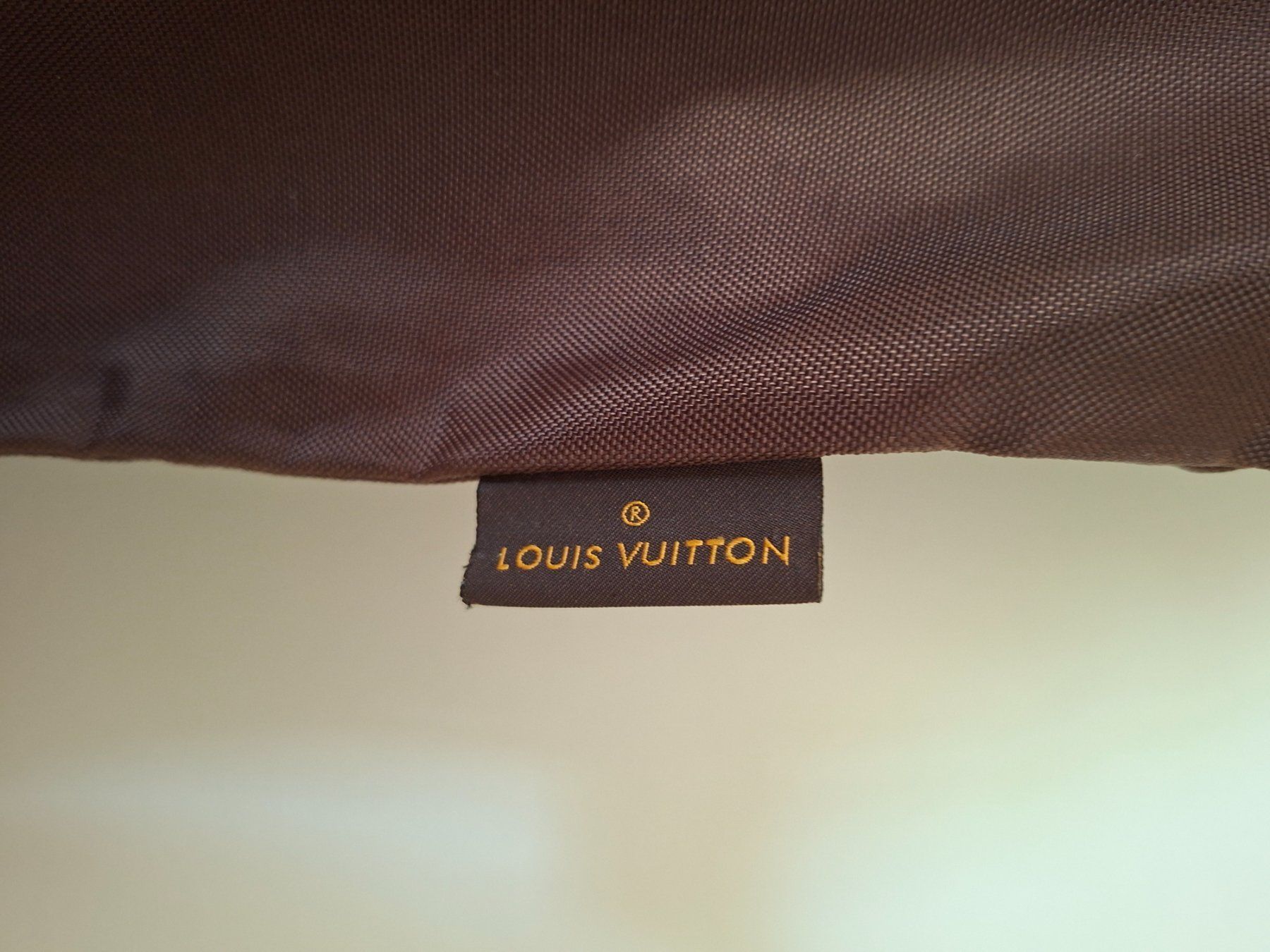Louis Vuitton Sacs: LOUIS VUITTON  Kleidersack / Kleiderschutzhülle – Neuf (Voir description) à Zürich par Daniel517 3