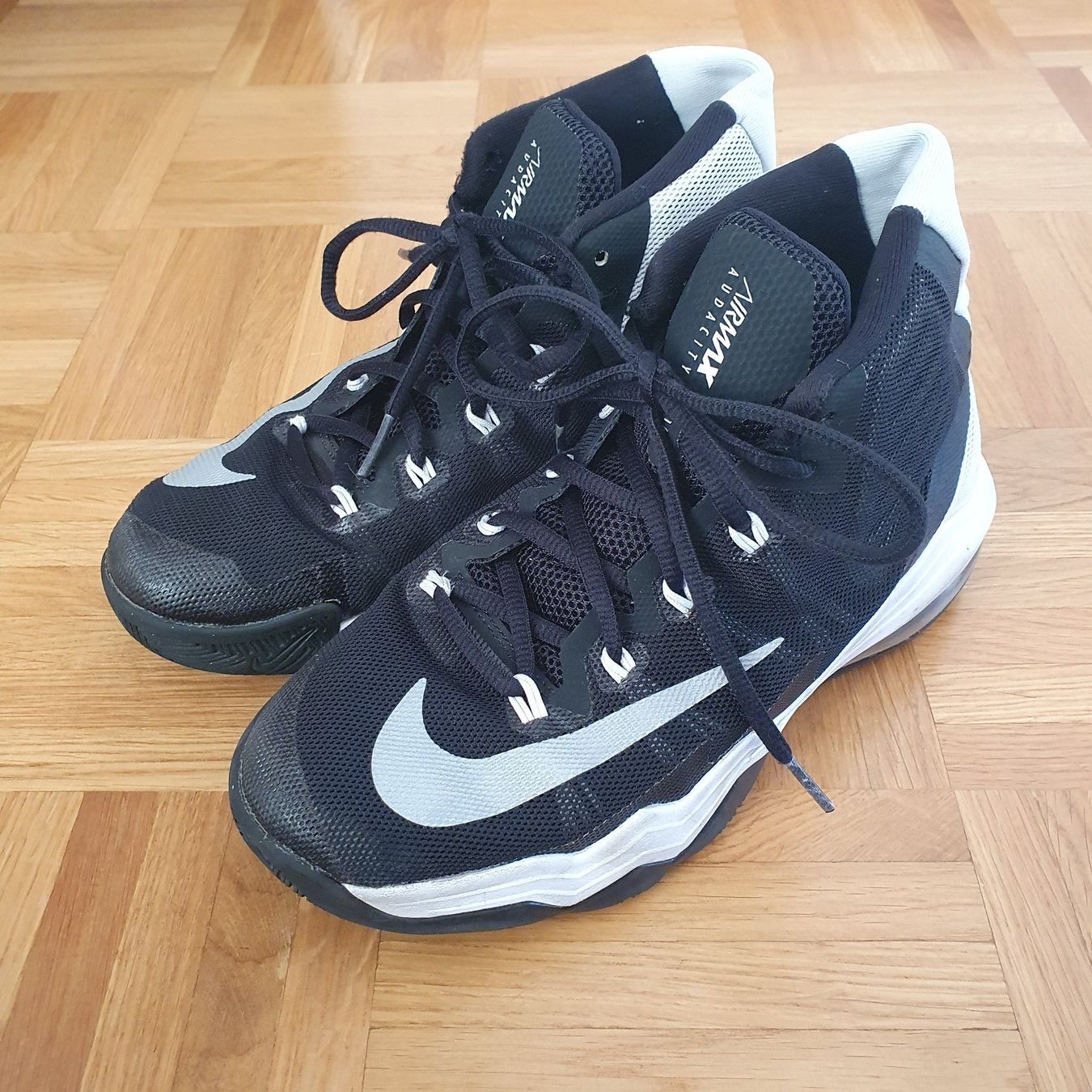 Nike Chaussures garçon: Chaussures Nike 37,5 – D'occasion à Prilly par RoDyRe