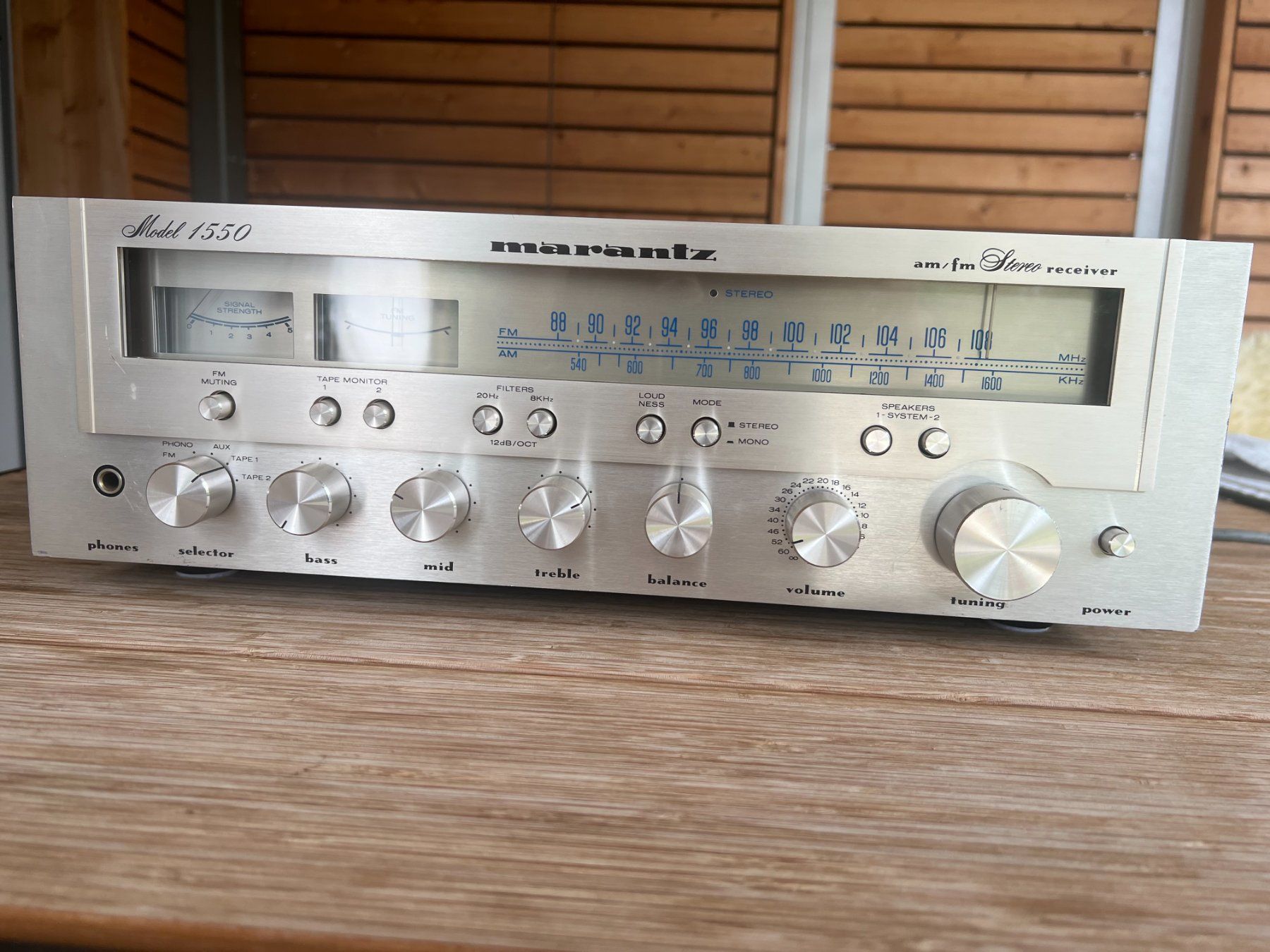 Marantz Récepteurs: TOP Marantz Model 1550 Receiver – D'occasion à Niederhasli par Betzgi