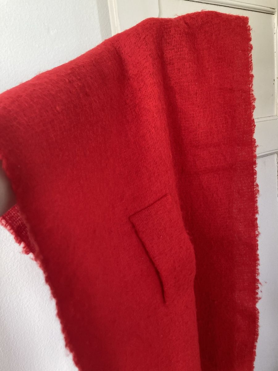 Max Mara Foulard & Sciarpe: grosser roter Max & Co Schal – Usato da Basel venduto da ewe_tdg7 1