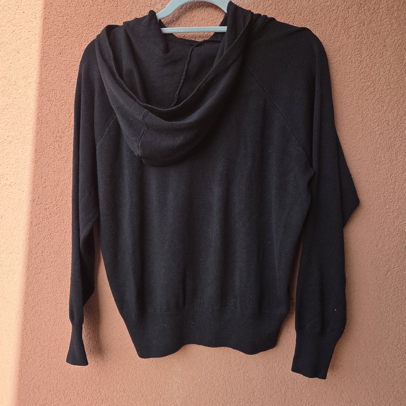 Pullover & Sweatshirts: MOHITO Schwarzer Strickhoodie Gr M  – Gebraucht aus Subingen von DENDLE20 1