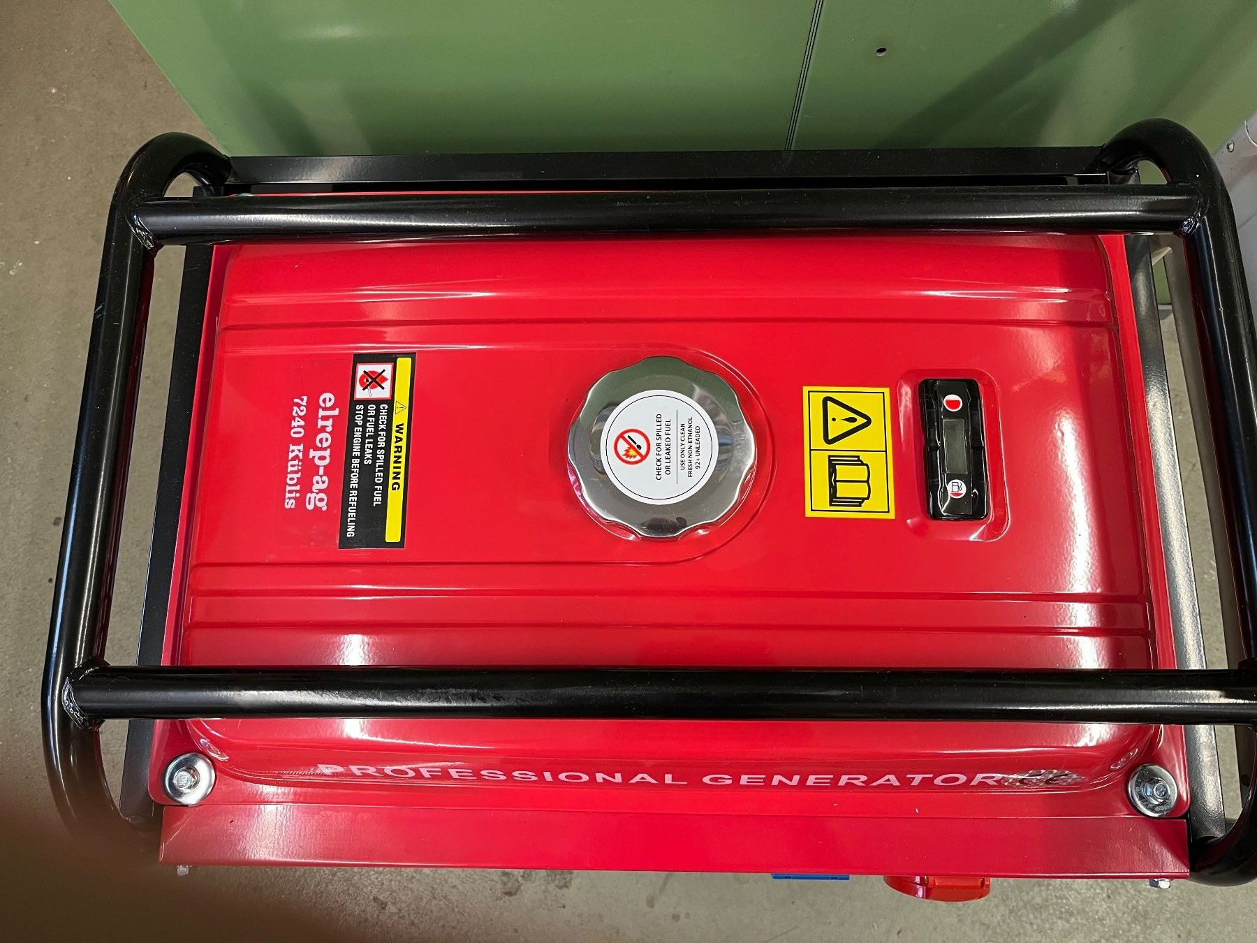 Generatori di corrente: Stromerzeuger max. 2500W – Nuovo e nell'imballaggio originale da Küblis venduto da hypofacto 1