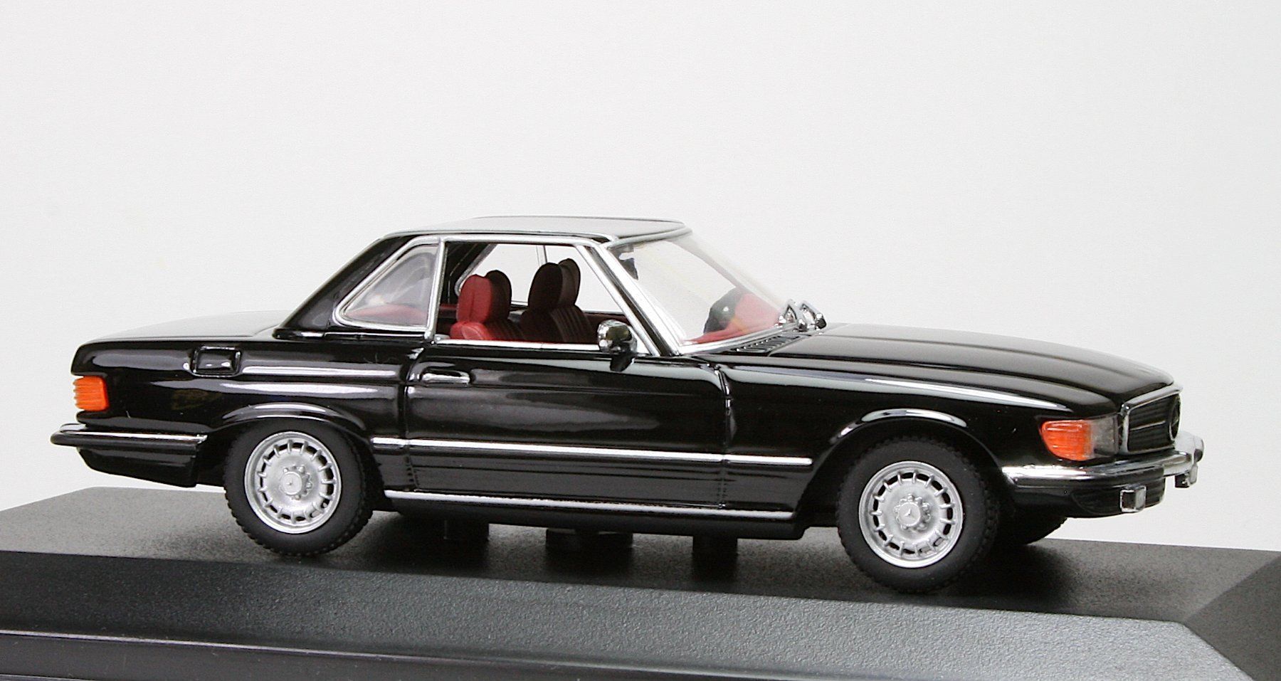 Minichamps Modellini d'auto: Mercedes Benz 350 SL – Usato da Elsau venduto da Peekay8 8