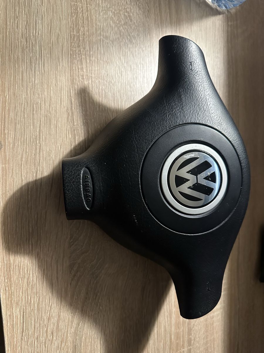 Volkswagen Tutti pezzi di ricambio auto: Airbag Golf 4 – Usato da Emmenbrücke venduto da Timo22.