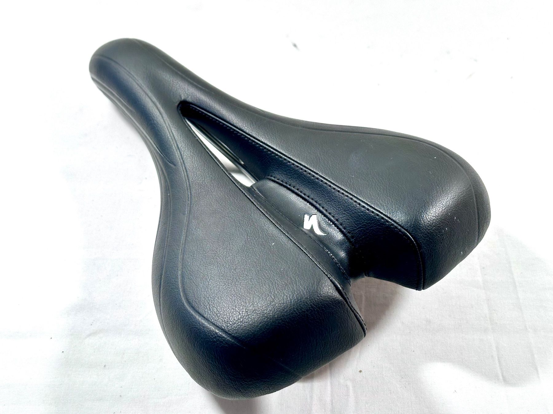 Specialized Ersatzteile: Specialized Milano Comfort saddle Sattel body geometry – Gebraucht aus Luzern von  2