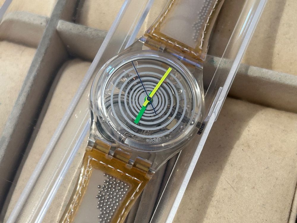 Montre Générique Homme Quartz 39 MM Tonneau Aluminium Fonctionnant No