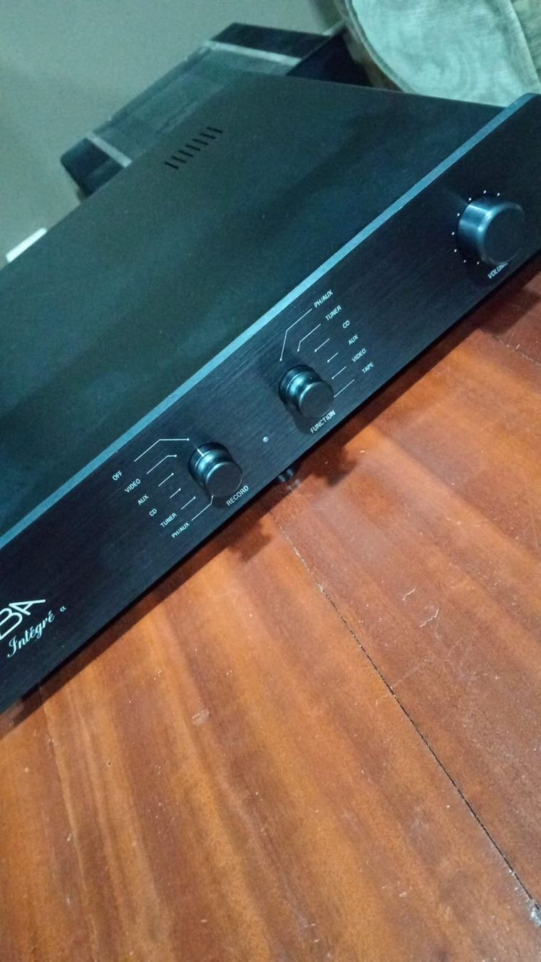 Amplificatori: High End Integrated Amplifier YBA Integré Alpha – Nuovo (secondo la descrizione) da St-Cergue venduto da per_6cx5 9