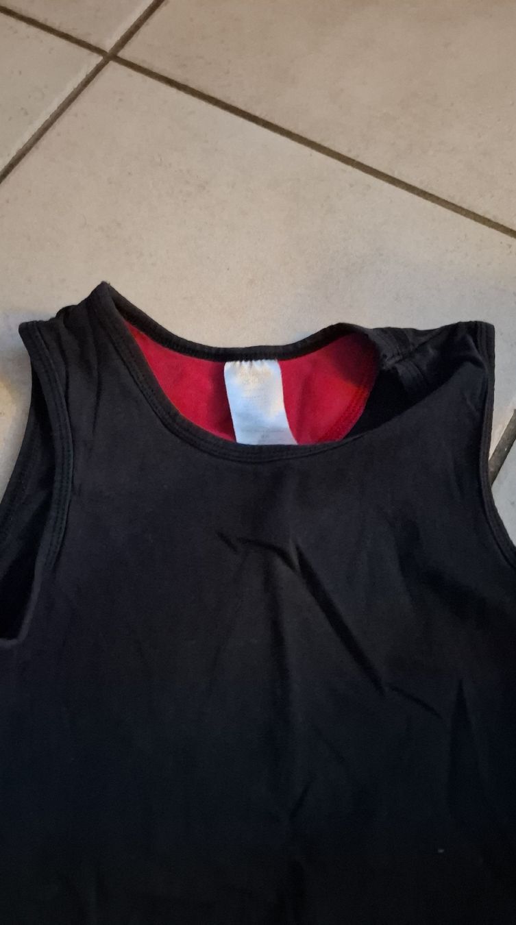 H&M T-Shirts: Débardeur sport noir. – Gebraucht aus Les bois von Steph-tigrou
