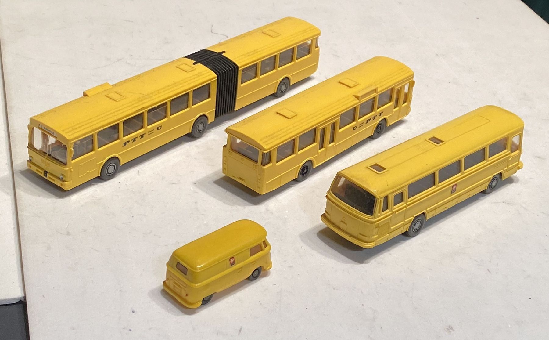 Wiking Kit di modellismo & Modellini statici: Wiking (D) 4 x Bus PTT – Usato da Sonceboz-Sombeval venduto da Decolove