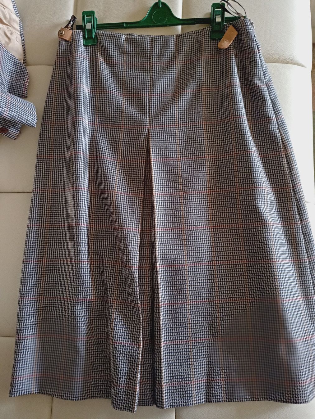 Completi & Tailleur: costume dame Daks – Usato da La Chaux-de-Fonds venduto da taniao 3