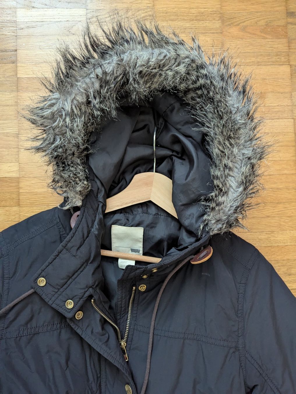 Cappotti: Wintermantel mit Kapuze, Gr. M/L, Schwarz – Usato da JONA venduto da gin_yl55 1