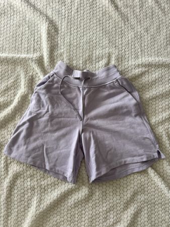 Lululemon All Yours High-Rise Short 7", size 2