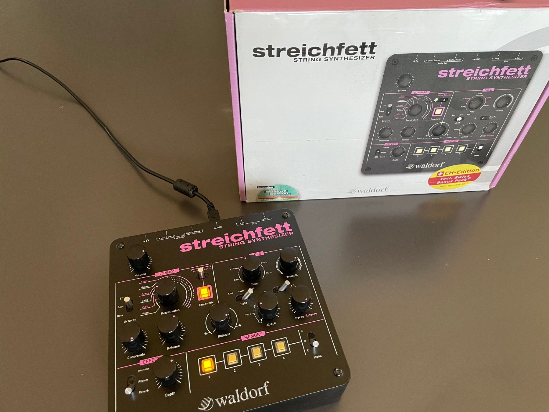 Waldorf Musikinstrumente: Waldorf Streichfett Strings Synthesizer – Gebraucht aus Bellinzona von gioas 2