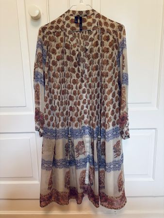 Sommerliches Kleid mit Quasten, Grösse M, Top Zustand!