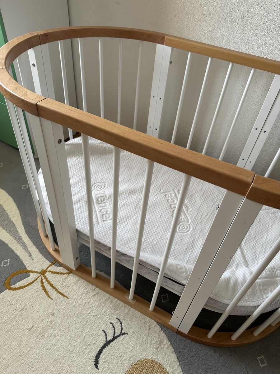Lits: Oval bed growing with the baby – D'occasion à Affoltern am Albis par rot_682g 7