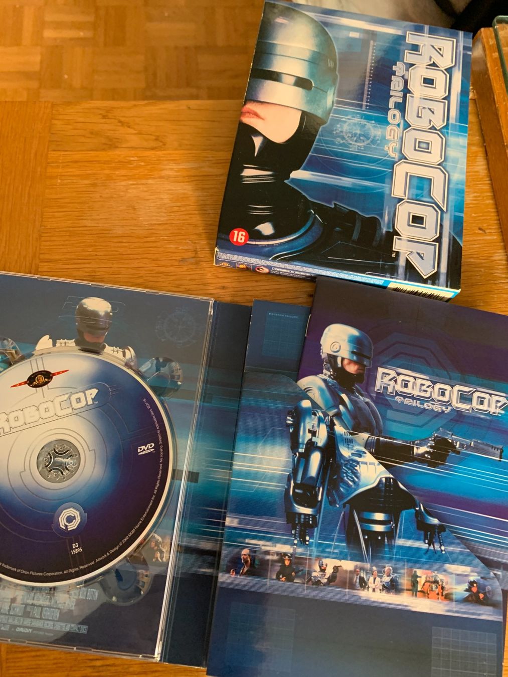 Tutti i DVDs: Robocop Trilogie  (1987, Coffret 3 DVD) – Usato da Vevey venduto da zecollector 1