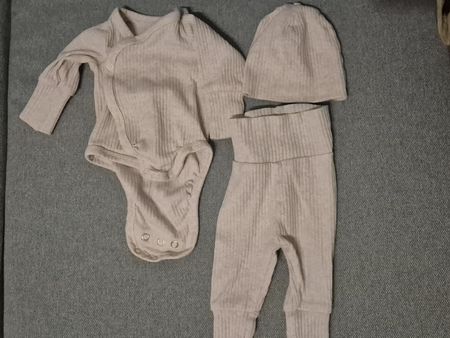 Baby H&M Organic Cotton Set (Bodysuit, Pants, Hat) 0-1M