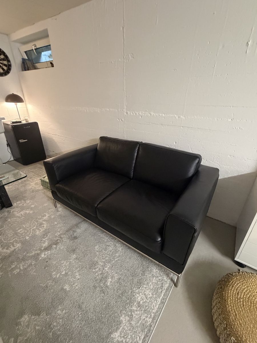 Ikea Divani: Schwarzes IKEA Ledersofa – Usato da Pfaffhausen venduto da marlymota 2