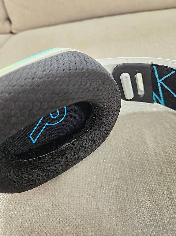Logitech Cuffie: Logitech G733 kabelloses Gaming Headset, weiss – Usato da Zürich venduto da jan_xv9v 3