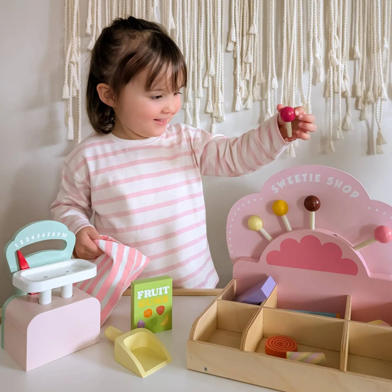 Spielzeuge: Süsswarenladen aus Holz ab 3 Jahren – Neu und originalverpackt aus Bühler von mein-wunderland 3