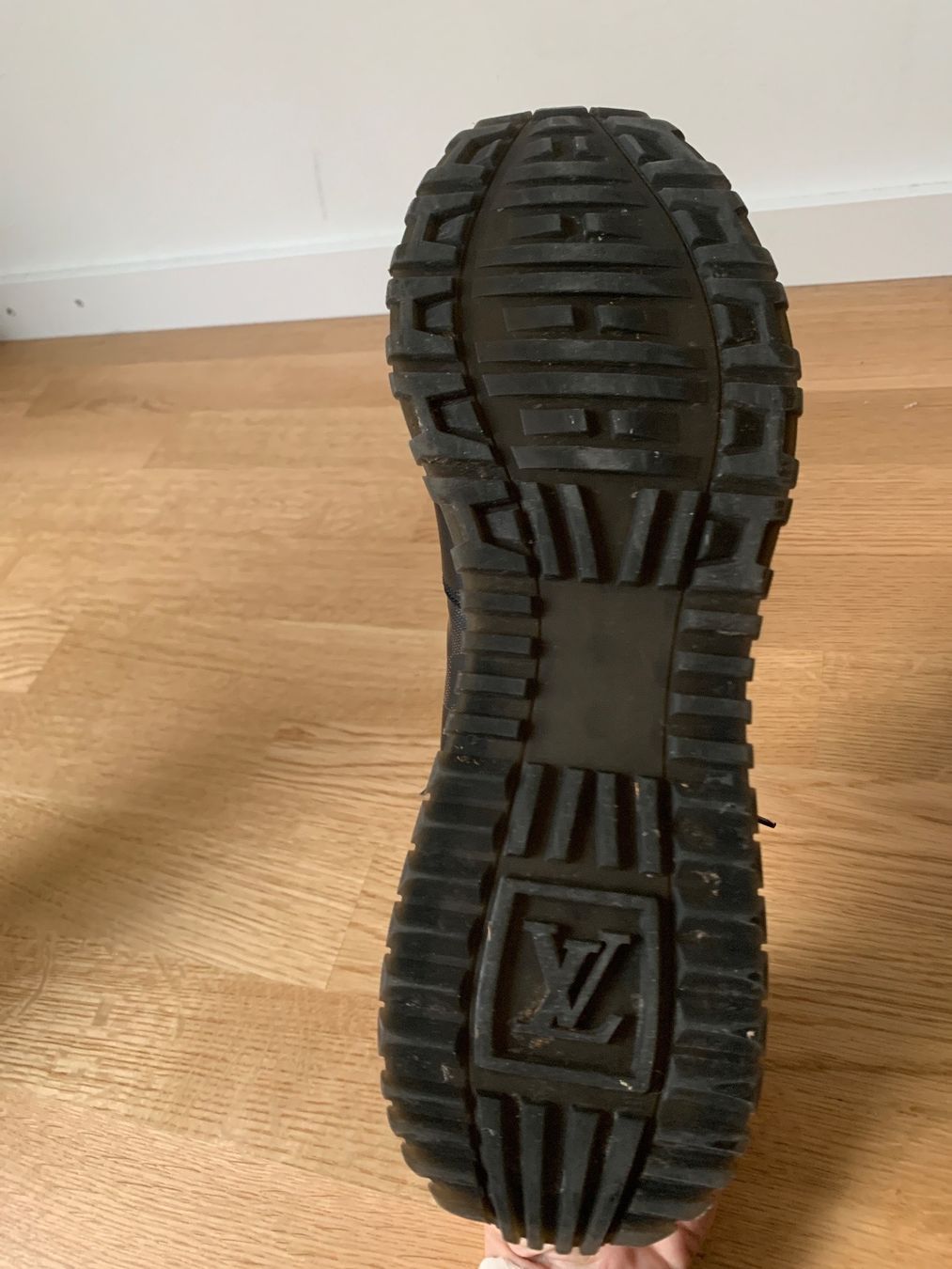 Louis Vuitton Scarpe da uomo: Louis Vuitton Sneaker Gr. 49, schwarz Leder, Schuh – Nuovo (secondo la descrizione) da Regensdorf venduto da secondchancefashion 5
