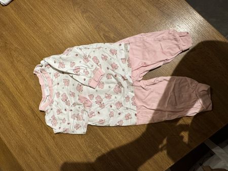Pyjama m fille 12 mois motifs écureuils + pull pyjama
