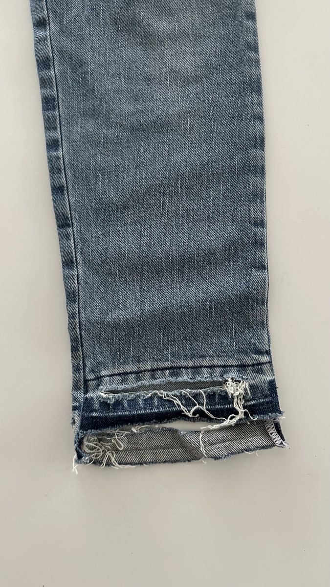 Pinko Jeans: Pinko Damenjeans Destroyed Gr. 29 Strass – Usato da Grenchen venduto da ylo_8mlq 1