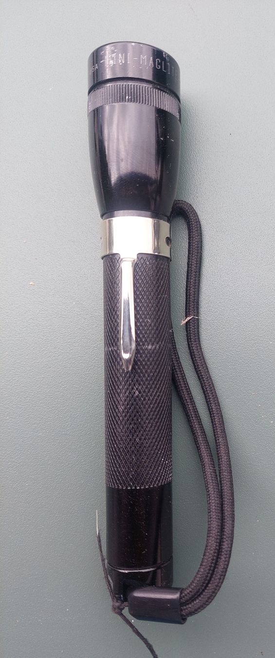 Lampade: Mini Maglight USA, 15cm lang – Usato da Zürich venduto da Cortin