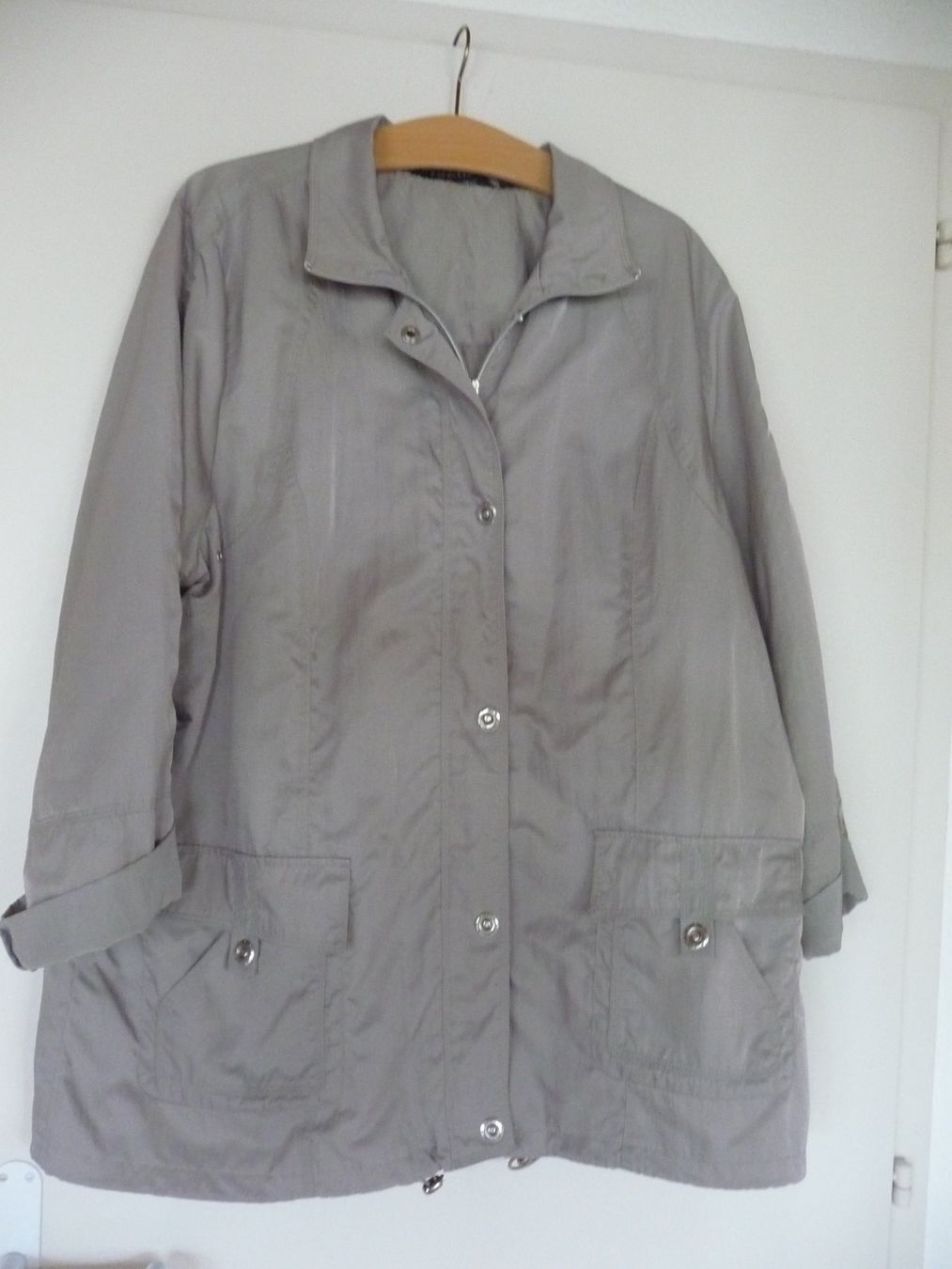 Giacche: Elegante Übergangsjacke Gr. 44/46 beige – Nuovo (secondo la descrizione) da Kirchberg BE venduto da lavendel02