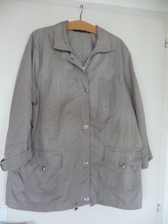 Elegante Übergangsjacke Gr. 44/46 beige