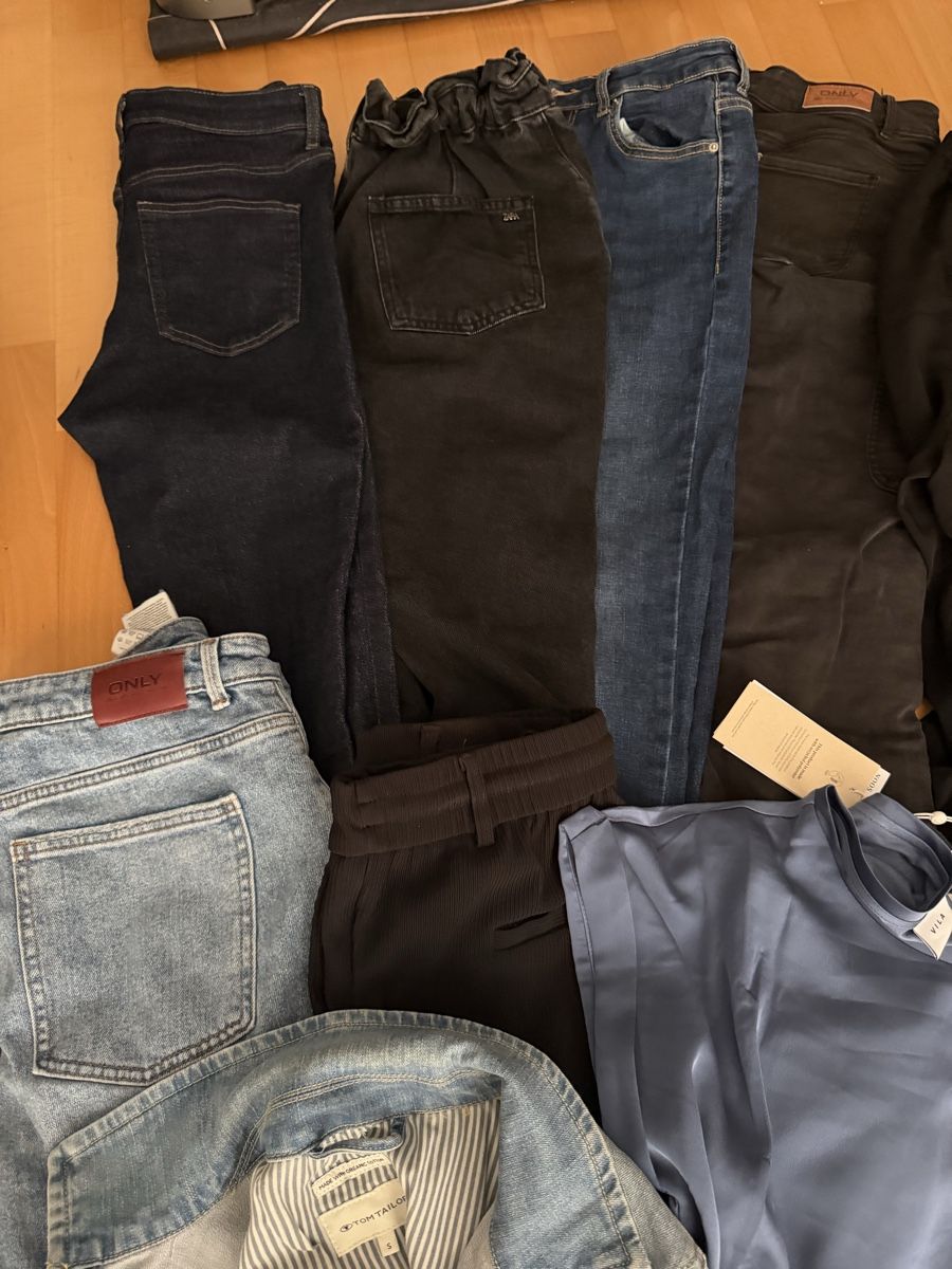 Lotti di vestiti: Damen Kleiderpaket Grösse S/M – Usato da Rapperswil SG venduto da Enjoyhappiness 2